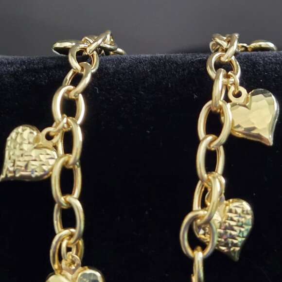 18k gold bracelet with mutiple heart charms Part 1 - Picture 4 of 13